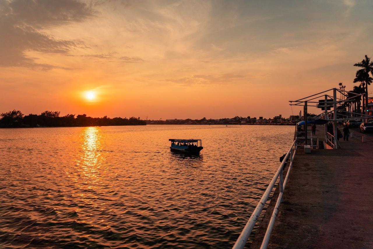 Atardecer sobre el río Tuxpan