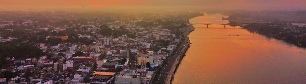 El río y la ciudad de Tuxpan al atardecer